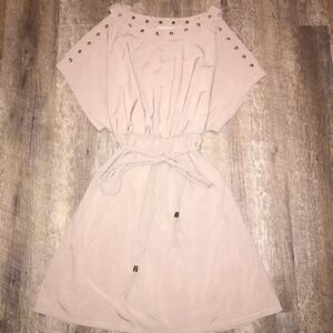 Ya
Los Angles Cold Shoulder Dress